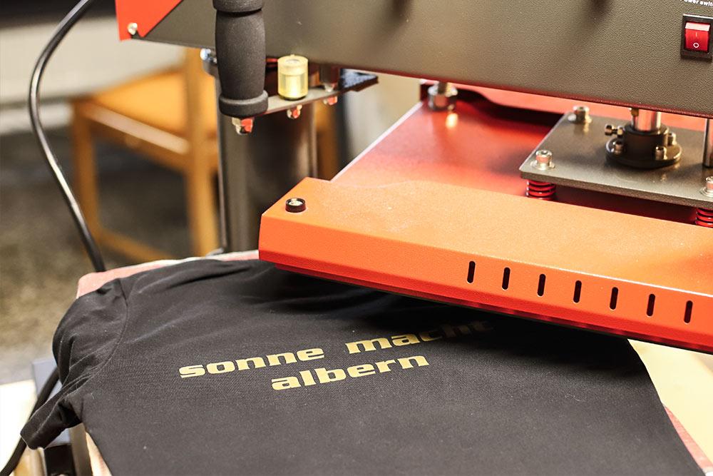 Kleiden bedrucken, Textildruck, Hagedorn Werbung Kleiden bedrucken, Textildruck, Hagedorn Werbung